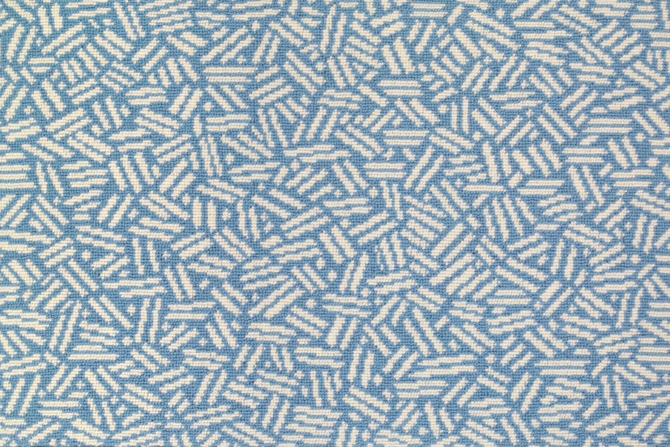 Scatter #21984 Carpet in White on Light Blue